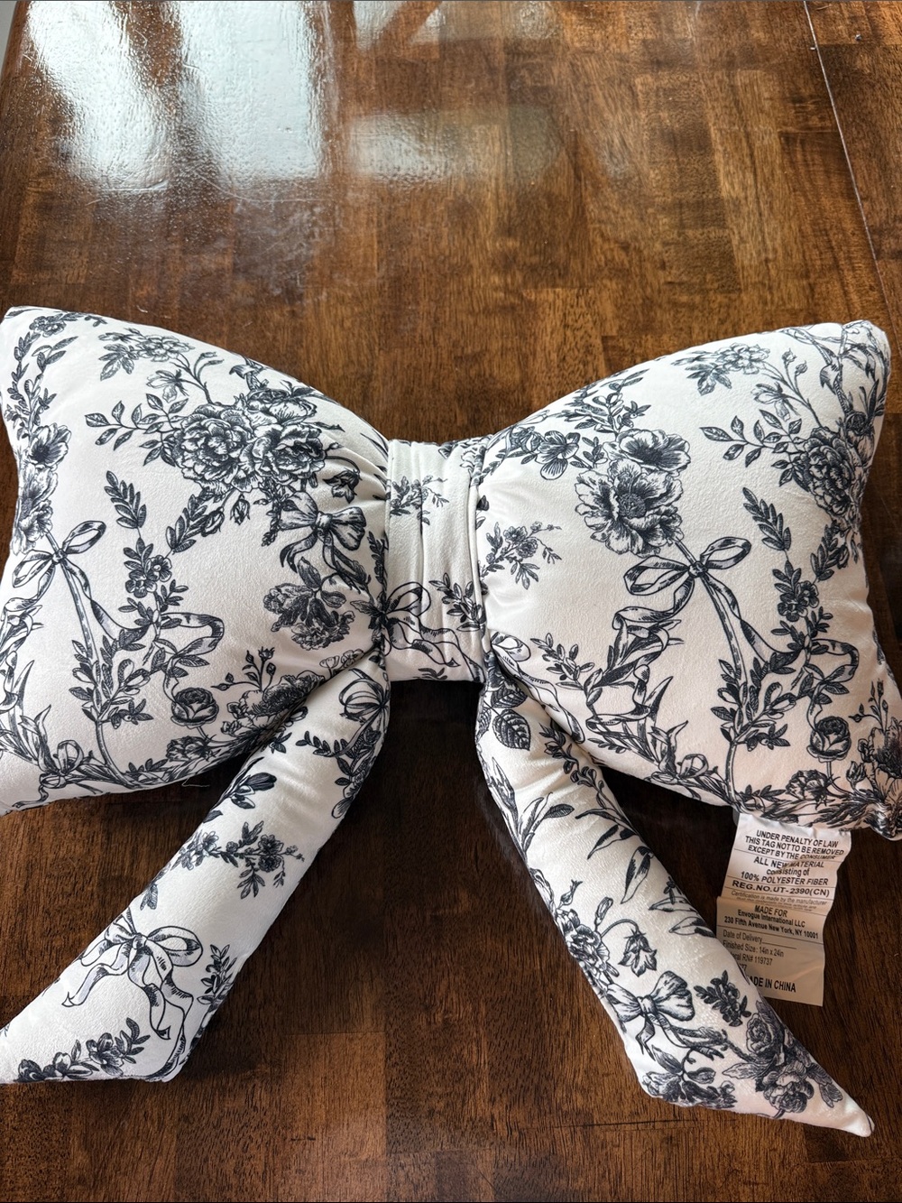 Envogue Black and White Floral Bow Accent Pillow